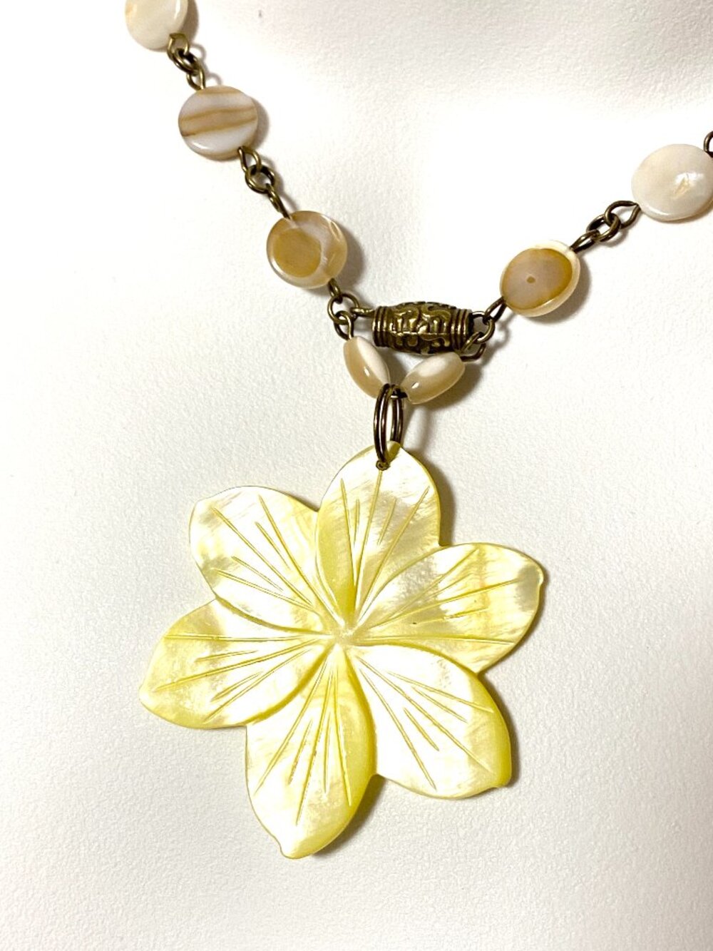 Light Yellow Mother of Pearl Flower Pendant Bronze Link Necklace